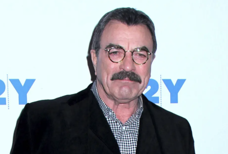 Tom Selleck ditches his trademark mustache and looks unrecognizable – Story