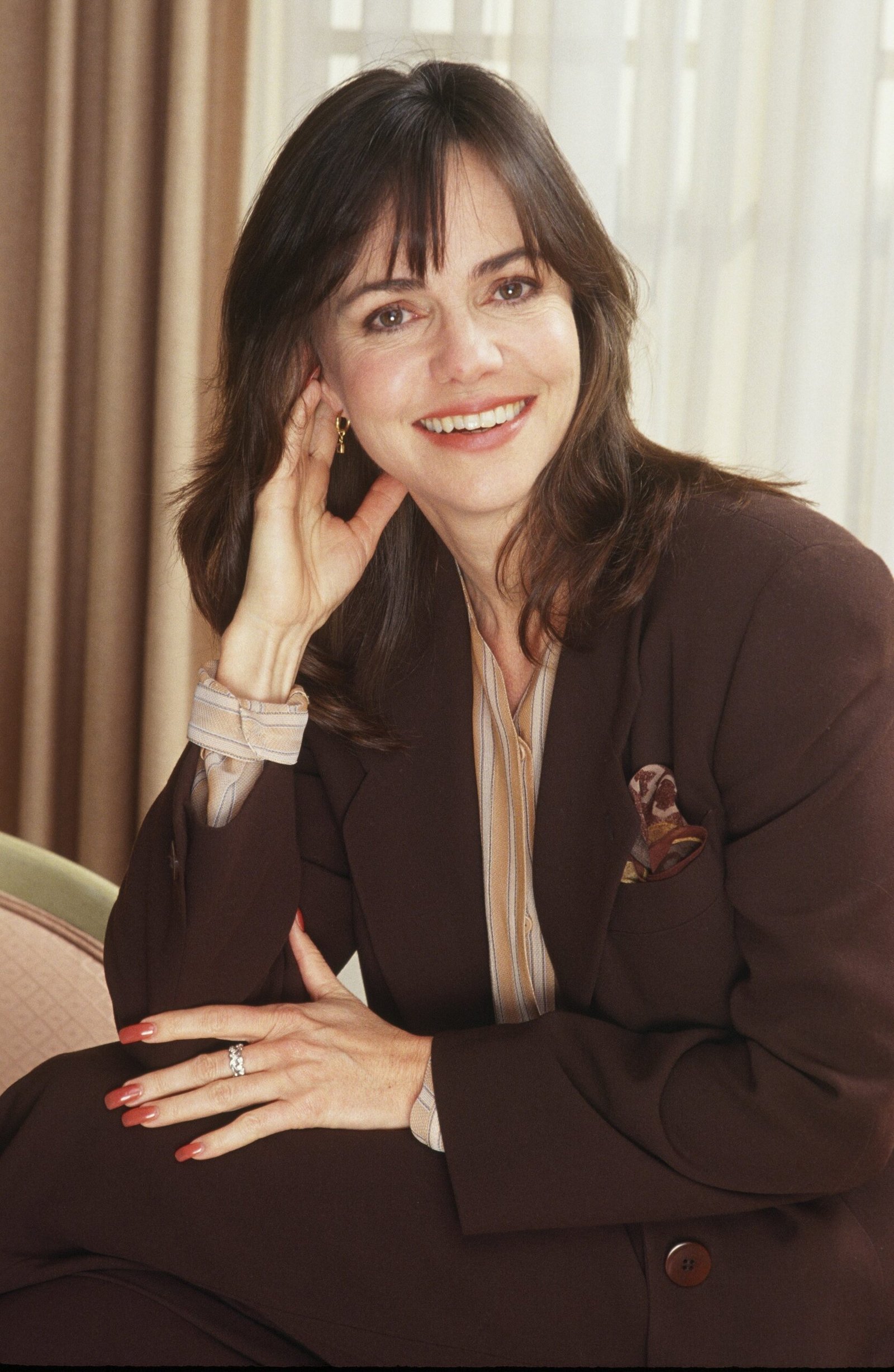 Sally Field poses during a photo portrait session in 1991, Los Angeles, California | Photo: Getty Images
