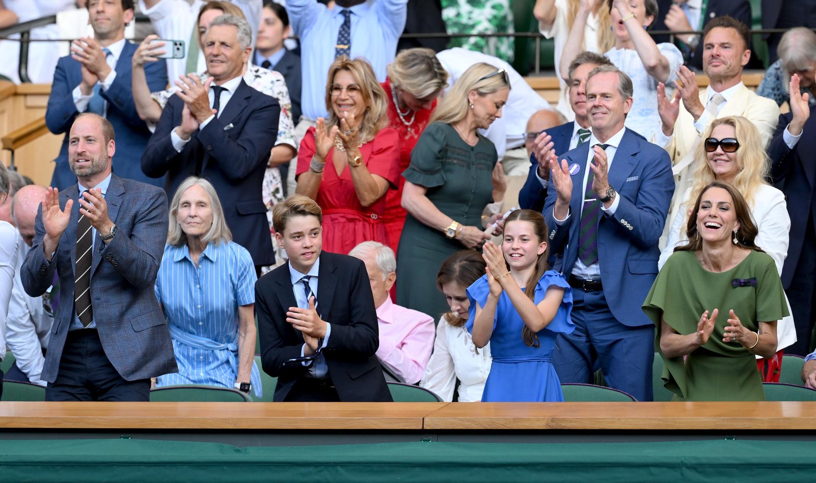 As the match unfolded, cameras often returned to the family in the Royal Box. Their reactions drew almost as much attention online as the tennis itself.